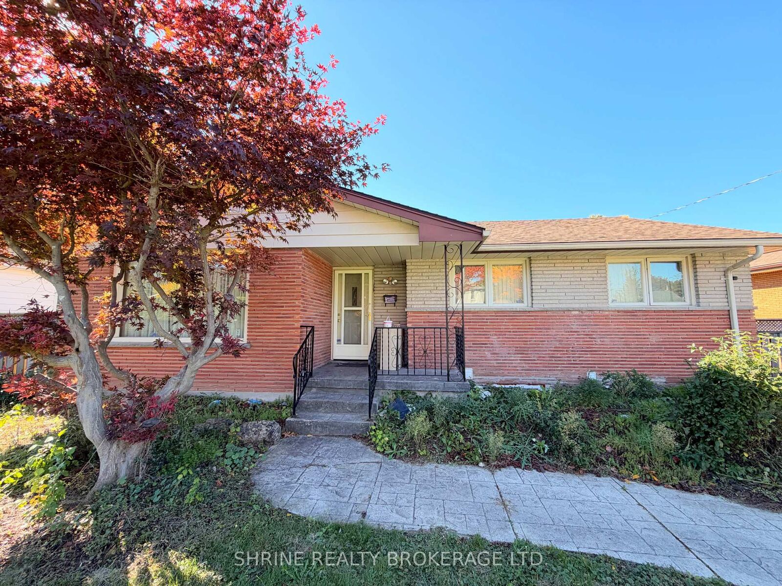Property Photo:  327 Spruce Street  ON N5W 4N2 