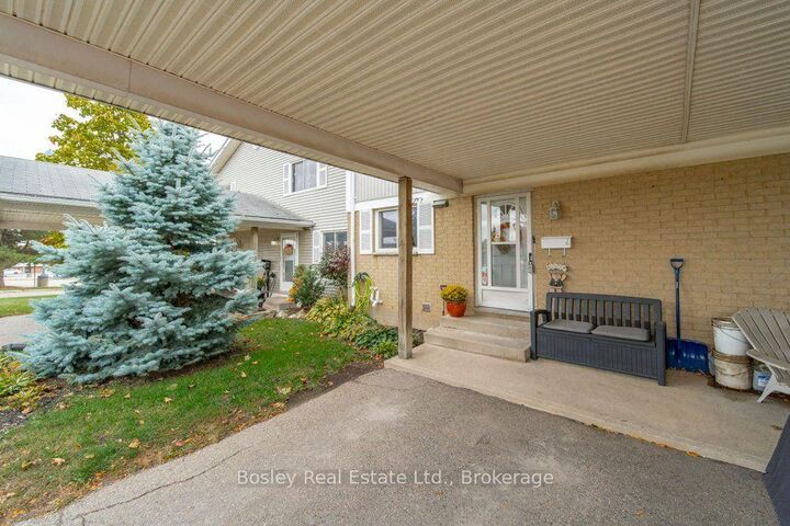 Property Photo:  255 Northlake Drive Unit 28  ON N2V 1Z2 