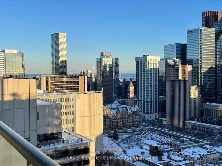 Property Photo:  426 University Avenue 3505  ON M5G 1S9 