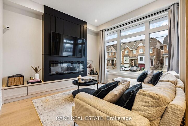 Property Photo:  