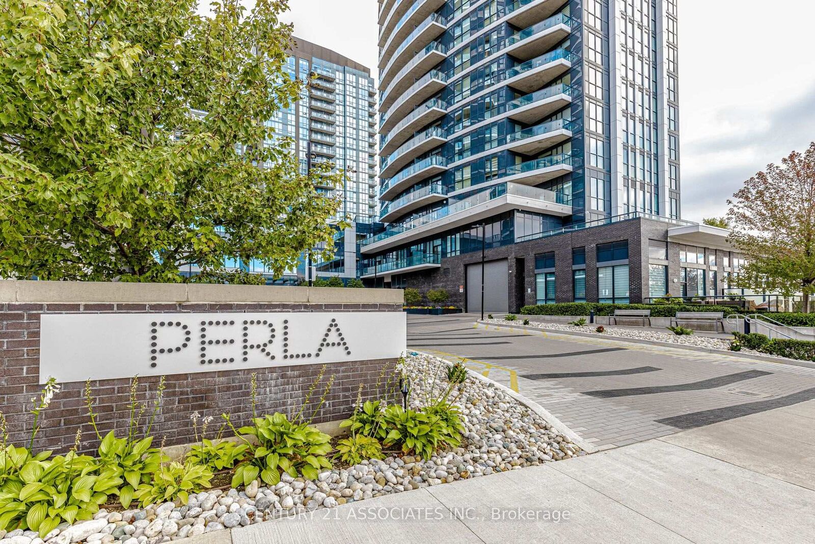 Property Photo: 65 Watergarden Drive 208 ON L5R 0G9