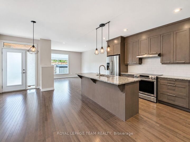 Property Photo:  114 Larimar Circle  ON K1X 0B7 