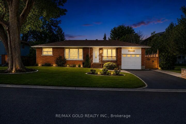 Property Photo: 16 Braden Avenue ON L3C 2R7
