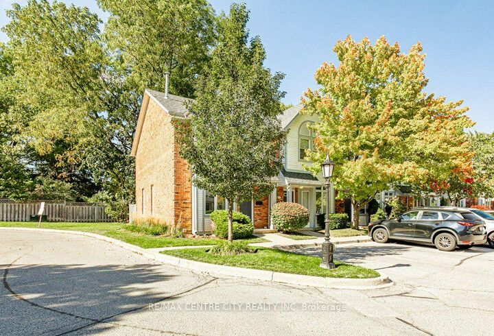 Property Photo:  1415 Commissioners Road W 32  ON N6K 1E2 