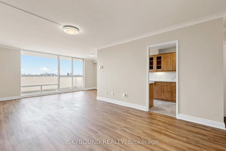 Property Photo:  1 Massey Square 1710  ON M4C 5L4 