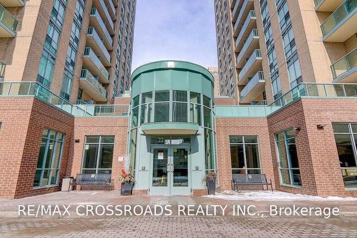 Property Photo:  22 Olive Avenue 1803  ON M2N 7G6 
