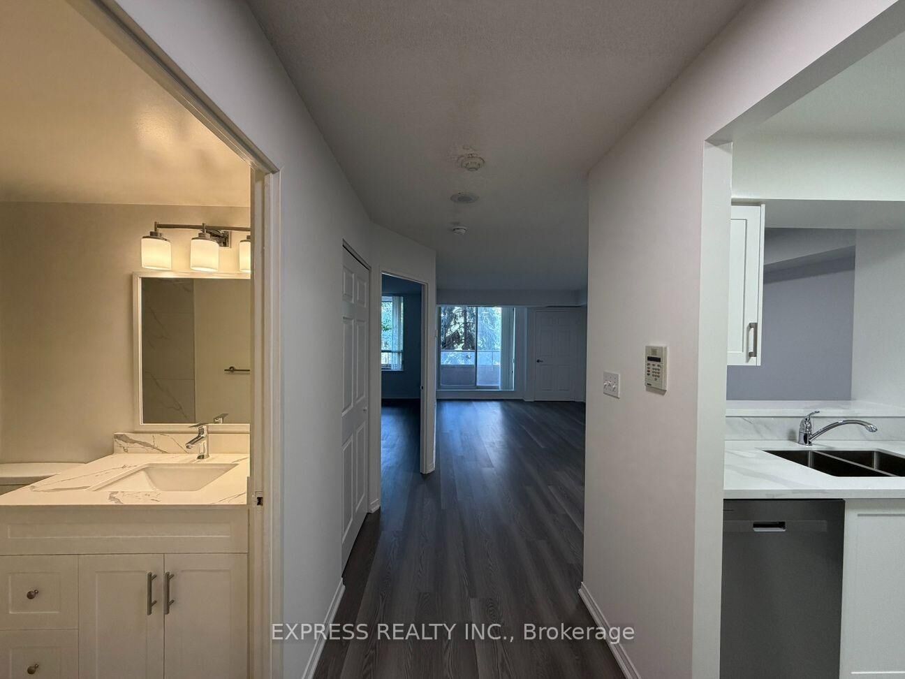 Property Photo:  18 Hillcrest Avenue 301  ON M2N 6T5 