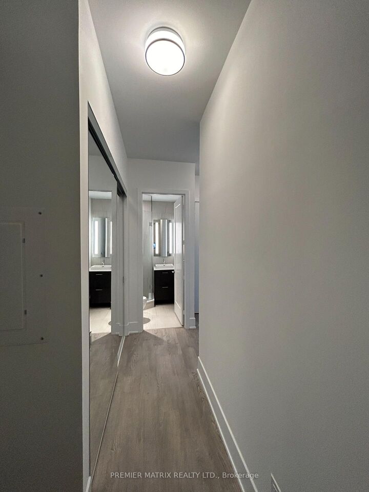Property Photo:  470 Front Street W 3315  ON M5V 0V6 