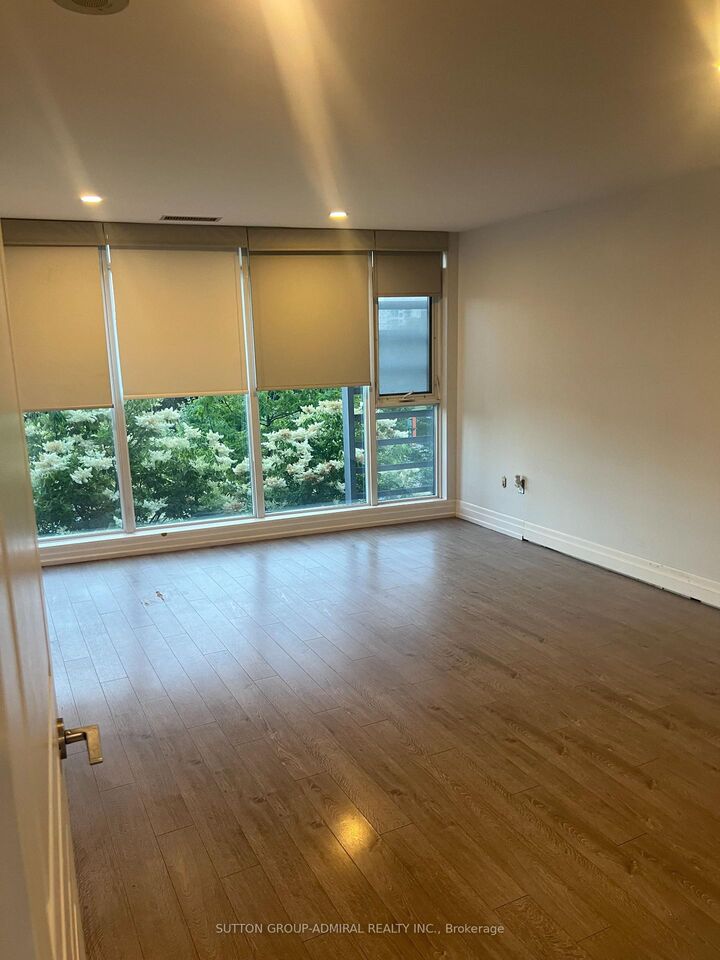 Property Photo:  10 Capreol Court G06  ON M5V 4A6 