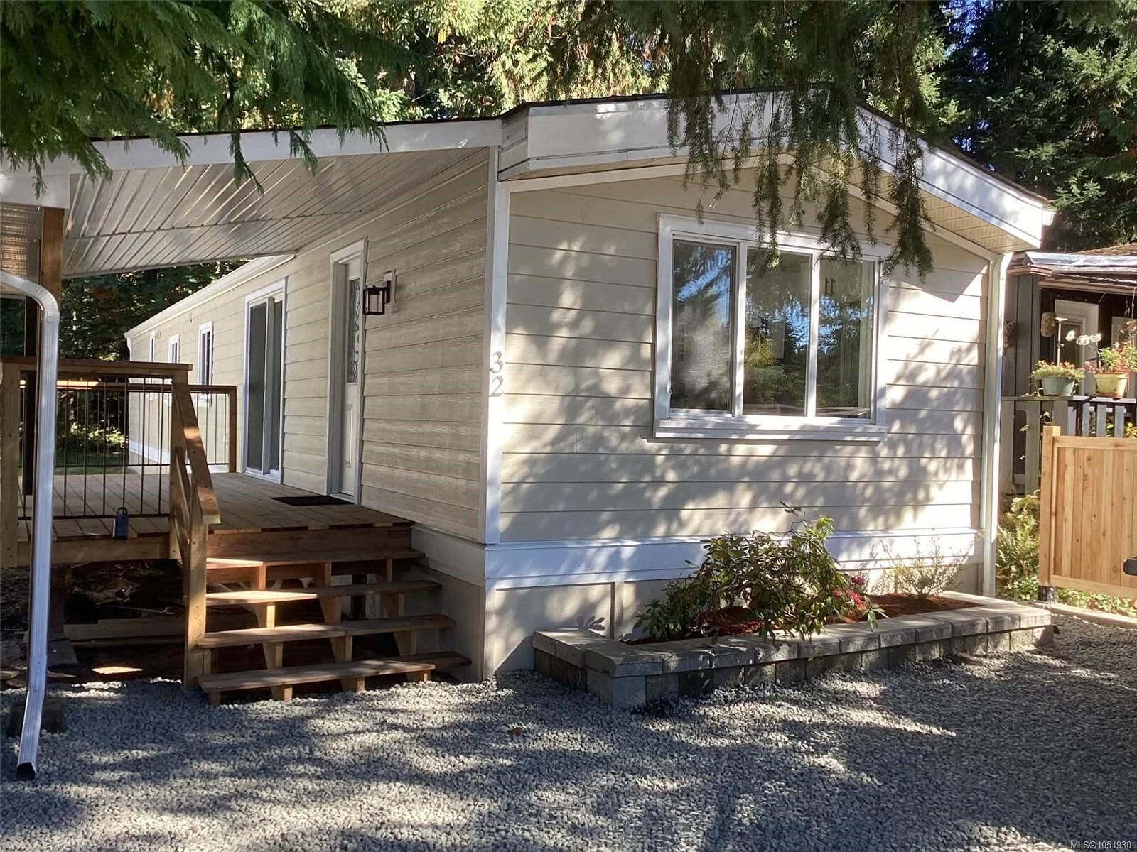 Property Photo:  2785 Wallbank Rd #32  BC V8H 2A5 