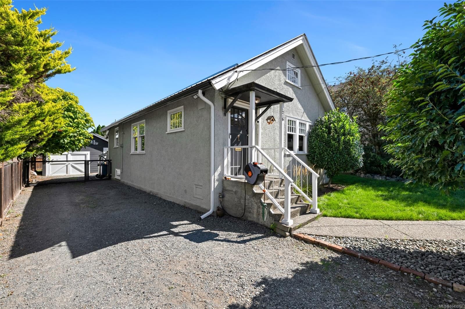 Property Photo:  476 Ypres St  BC V9L 3T6 