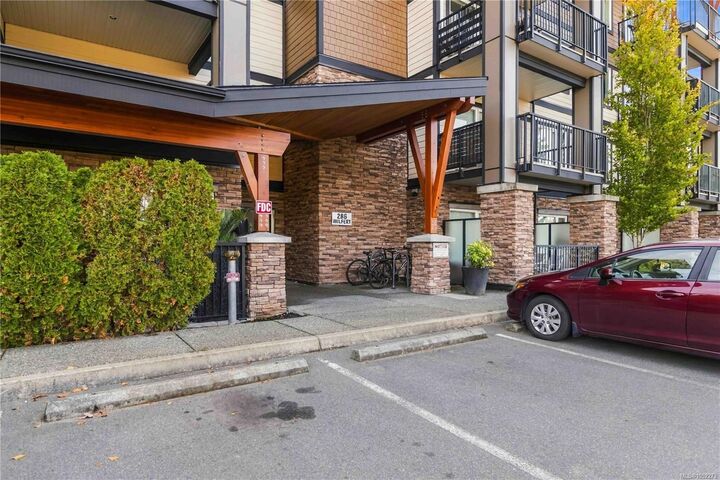 Photo de la propriété:  286 Wilfert Rd #204  BC V9C 1A3 