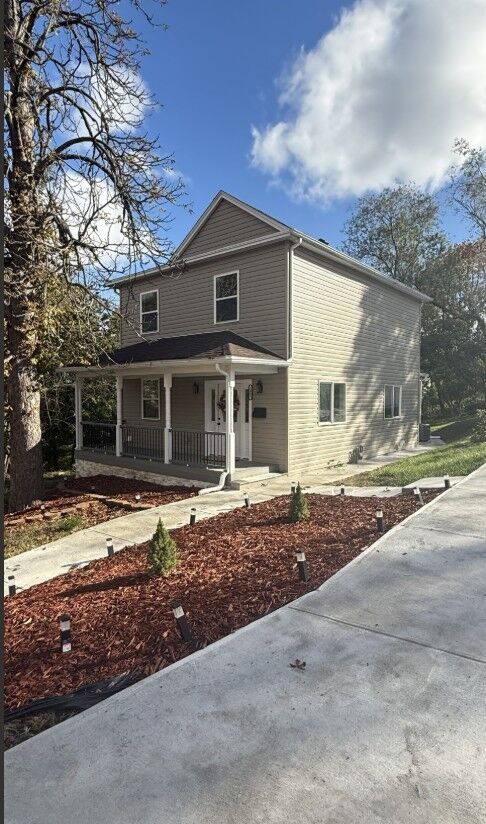 Property Photo:  1003 Linden St  PA 15061 