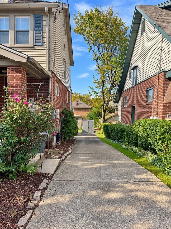 Property Photo: 220 Sieaforth Ave PA 15216