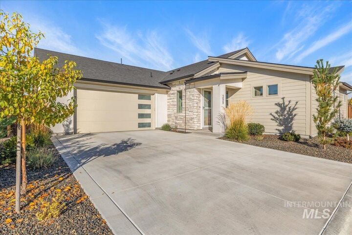 Property Photo: 399 S Big Star Ln ID 83616
