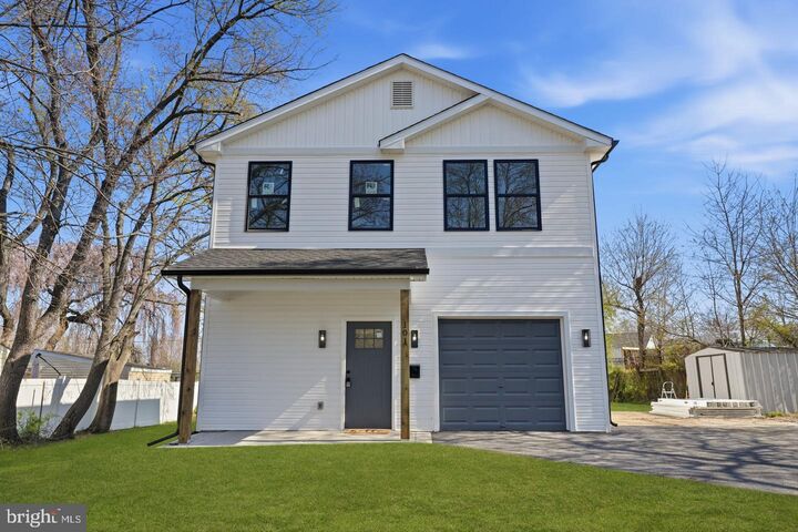 Property Photo:  6 Starlight Lane  PA 19055 