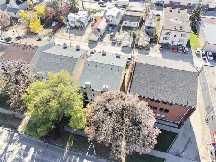 Property Photo:  204 Goulet Street  MB R2N 0G5 