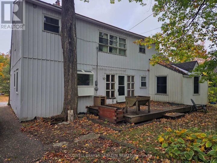 Property Photo: 312 Cunningham Avenue East ON K1H 6B4