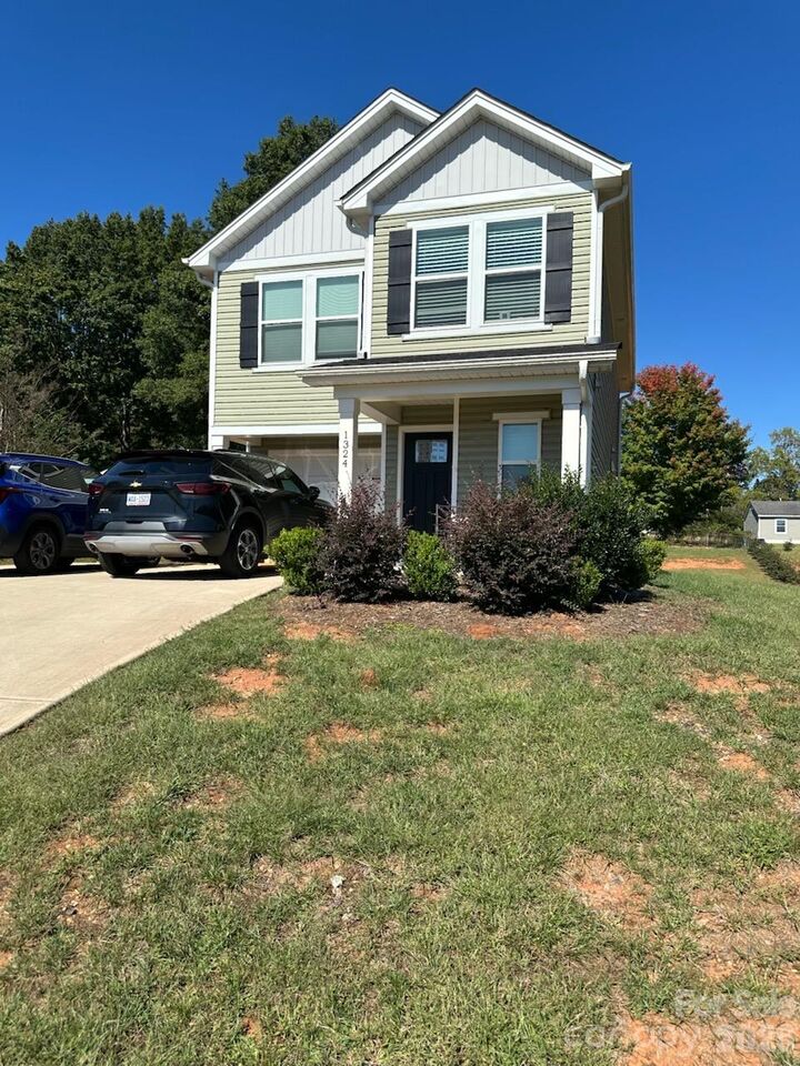 Property Photo:  1316 Yadkin Street  NC 28677 