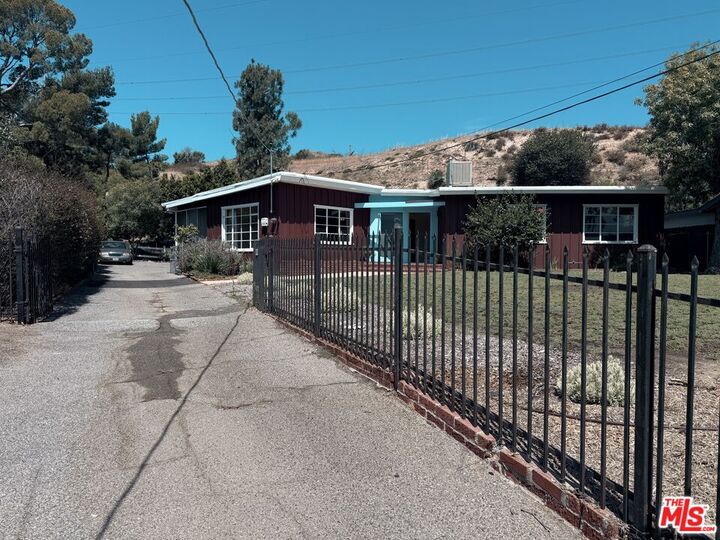 Property Photo: 10517 Vail Dr CA 91040