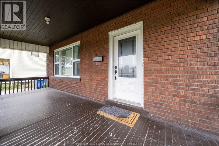 Property Photo:  394 Crawford Avenue  ON N9A 5C4 