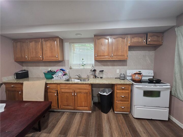 Property Photo: 633 W Columbia Street OH 45504