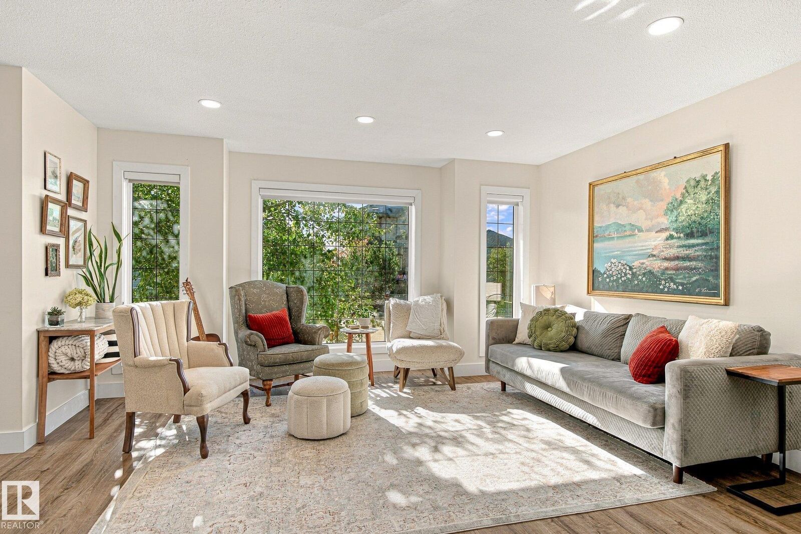 Property Photo:  1908 36 Avenue NW  AB T6T 1S9 