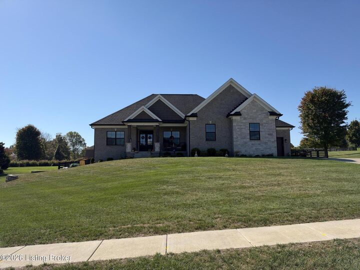 Property Photo:  155 Sunbeam Ct  KY 40165 