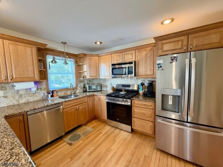 Property Photo:  10 Cherry Ln  NJ 07869 