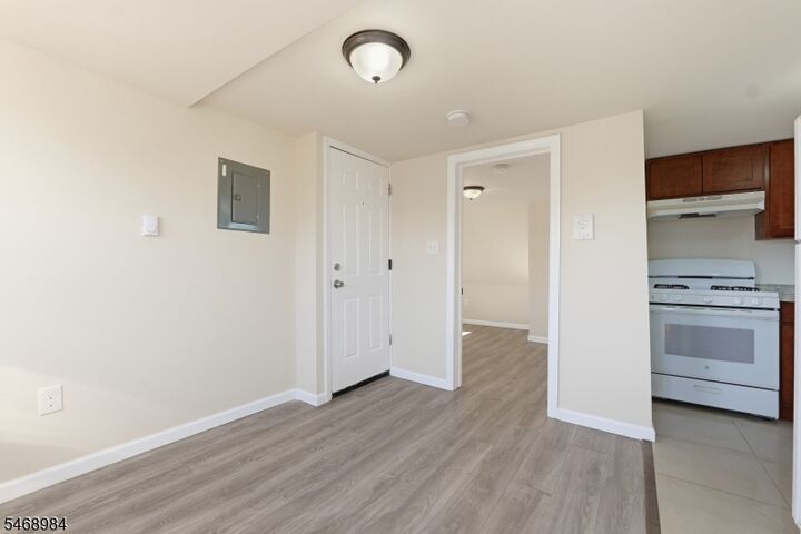 Property Photo:  279 Ridgewood Ave 3  NJ 07112 