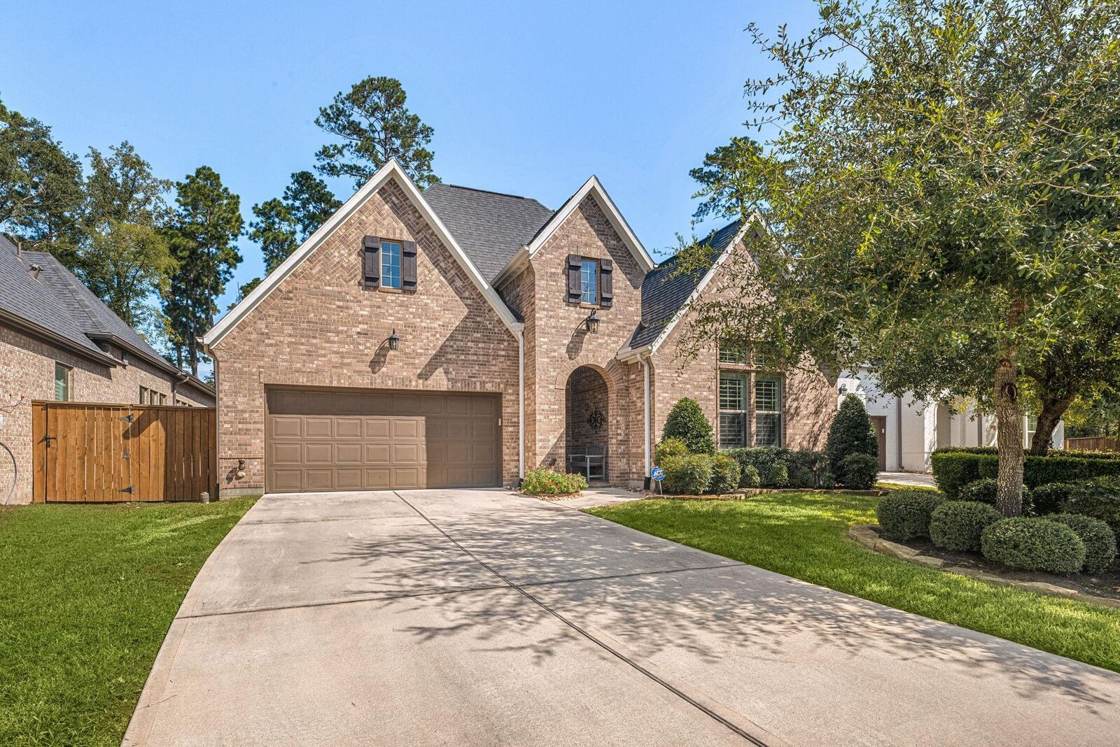 Property Photo: 139 Dawning Rays Court TX 77304