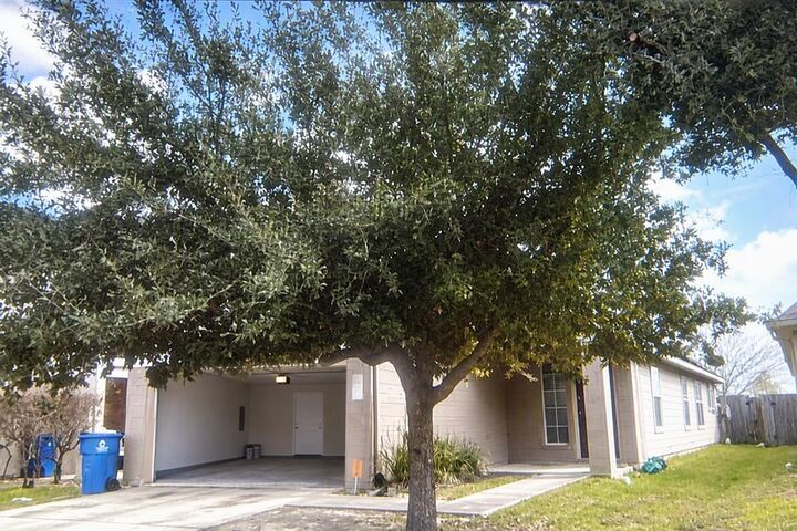 Property Photo: 843 Sun Prairie Drive TX 77090