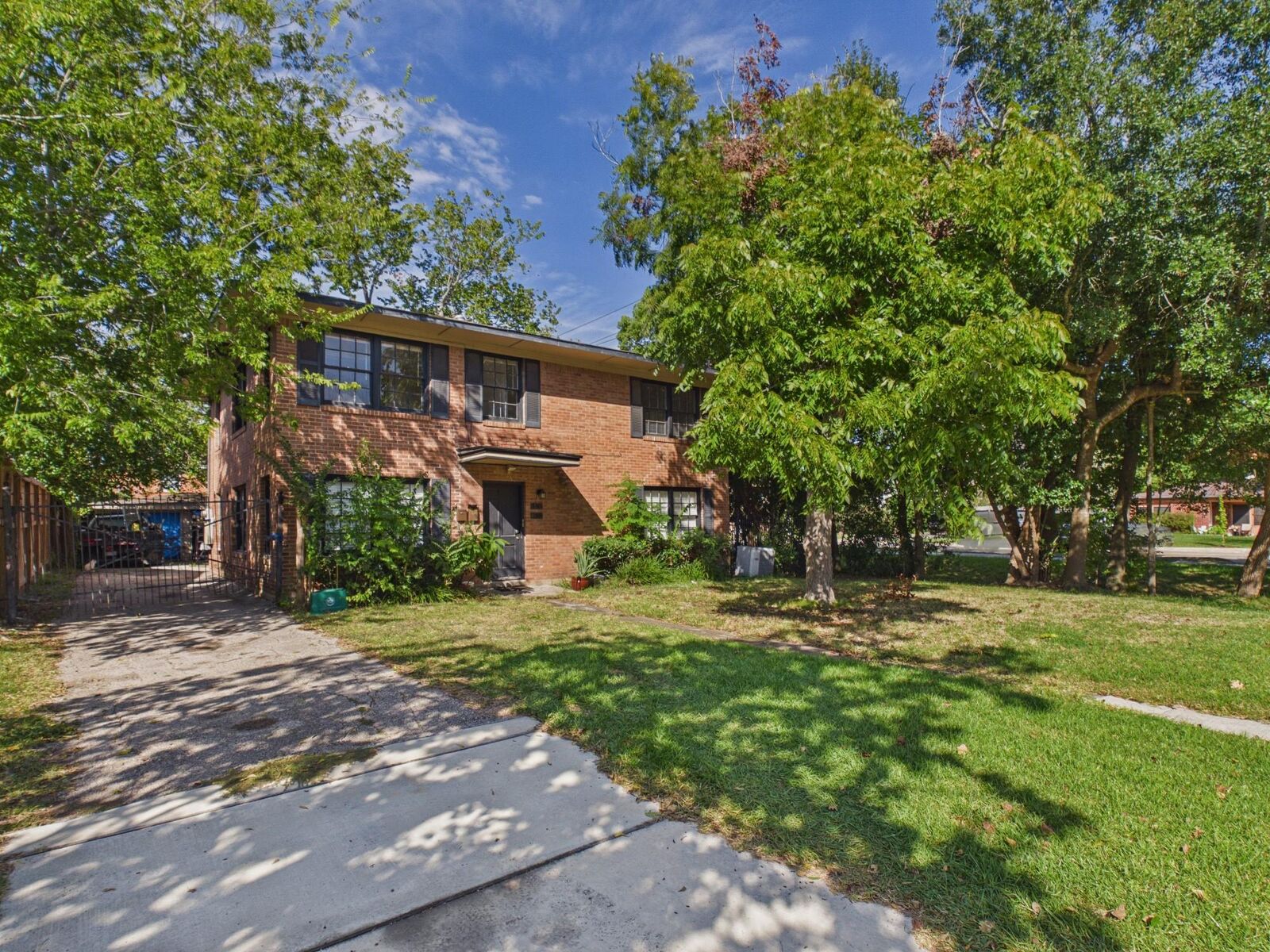 Property Photo: 4502 Larch Lane TX 77401