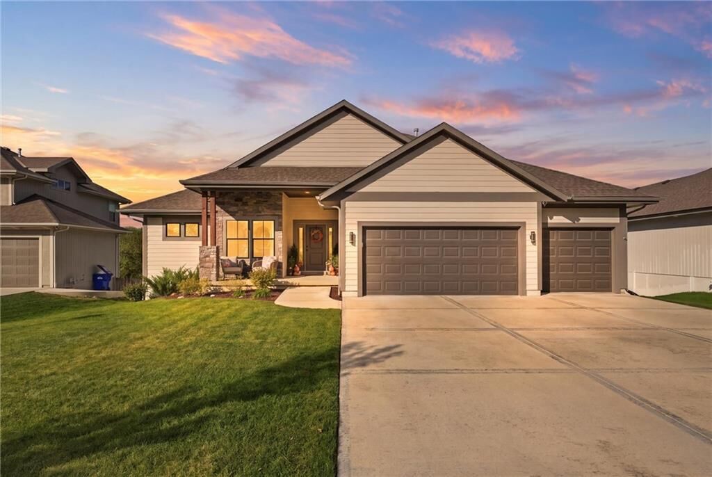 Property Photo: 2850 W Wabash Street KS 66061