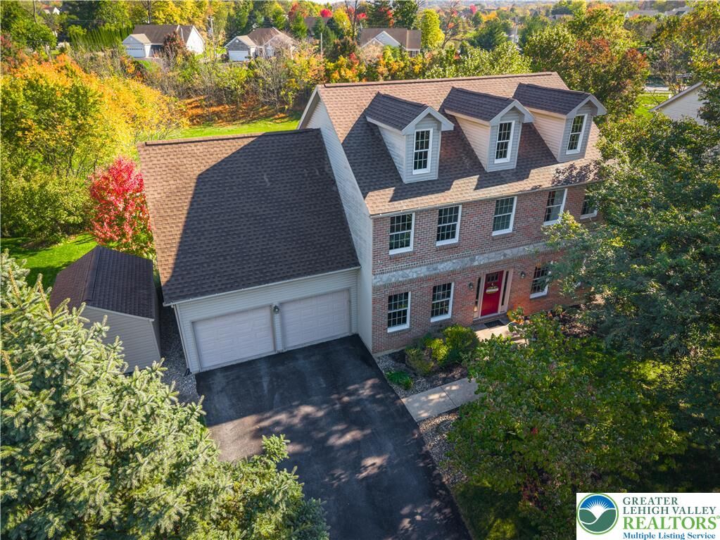 Property Photo:  1505 Deer Path Road  PA 18040 