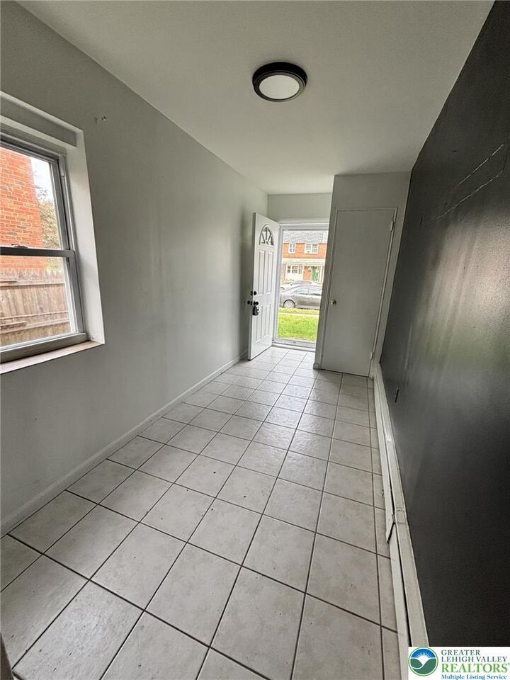 Property Photo:  682 W Brookdale Street  PA 18103 