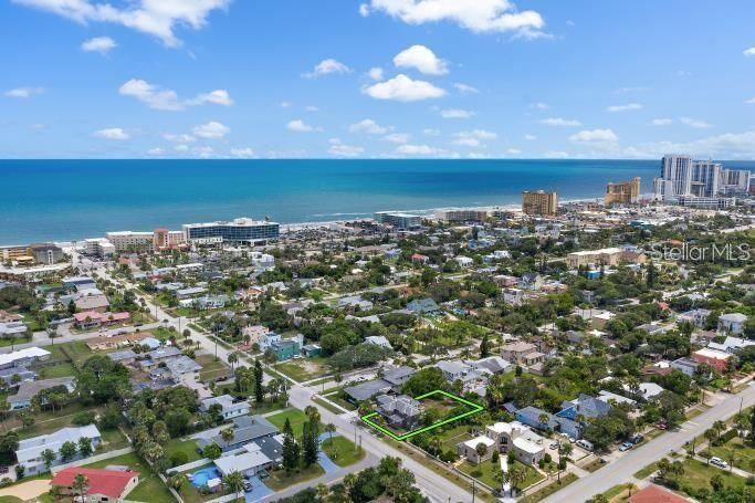 Property Photo: 314 University Boulevard FL 32118