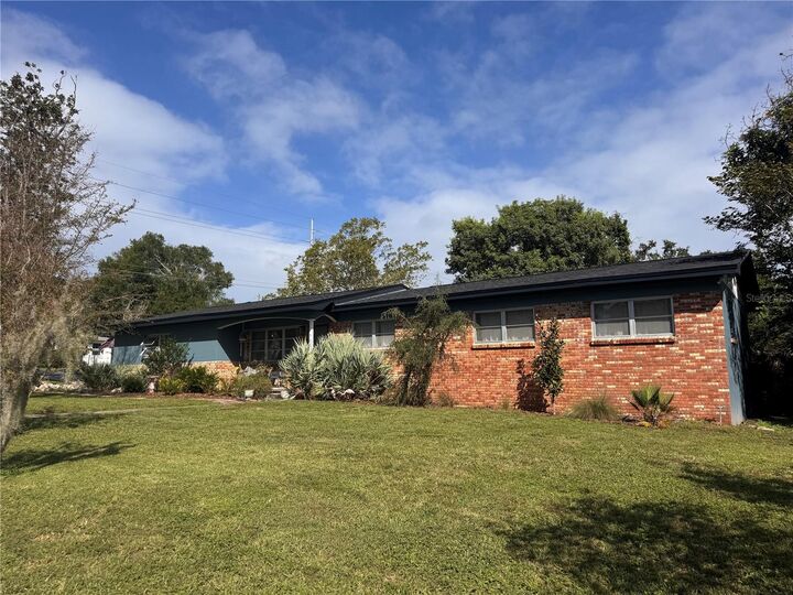 Property Photo:  302 Park Ridge Avenue  FL 33617 