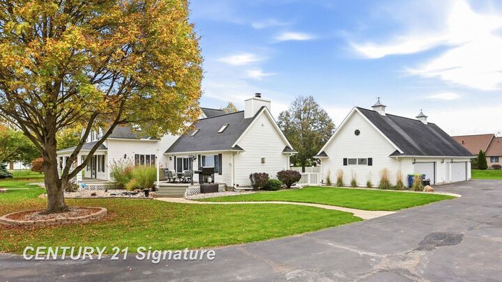 Property Photo:  930 Kennely Road  MI 48609 