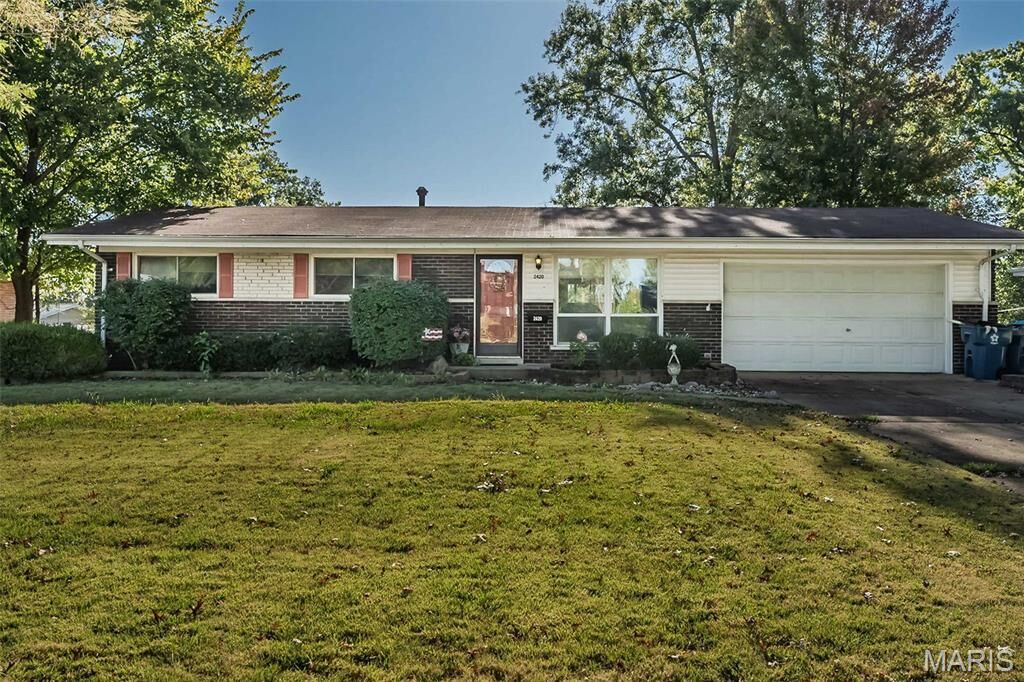 Property Photo: 2420 Canter Way MO 63114