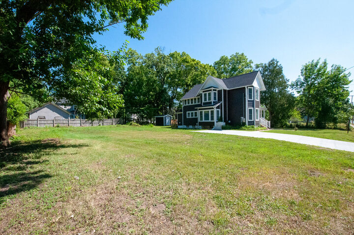 Property Photo:  172 W Manchester Street  MI 49037 
