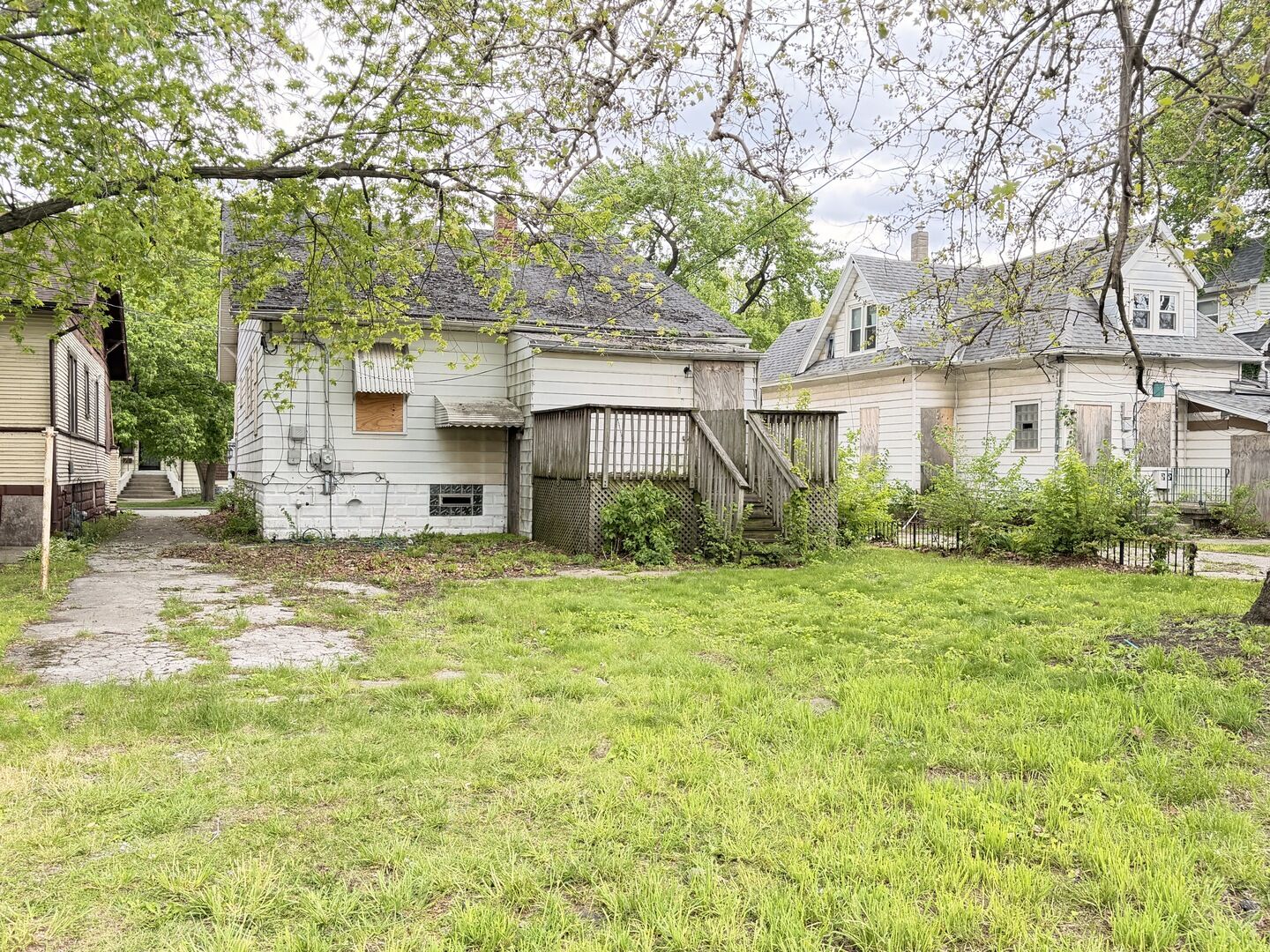 Property Photo:  600 Ingraham Avenue  IL 60409 