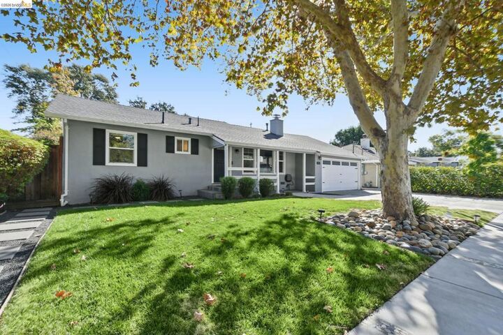 Property Photo: 1007 Esther Dr CA 94523