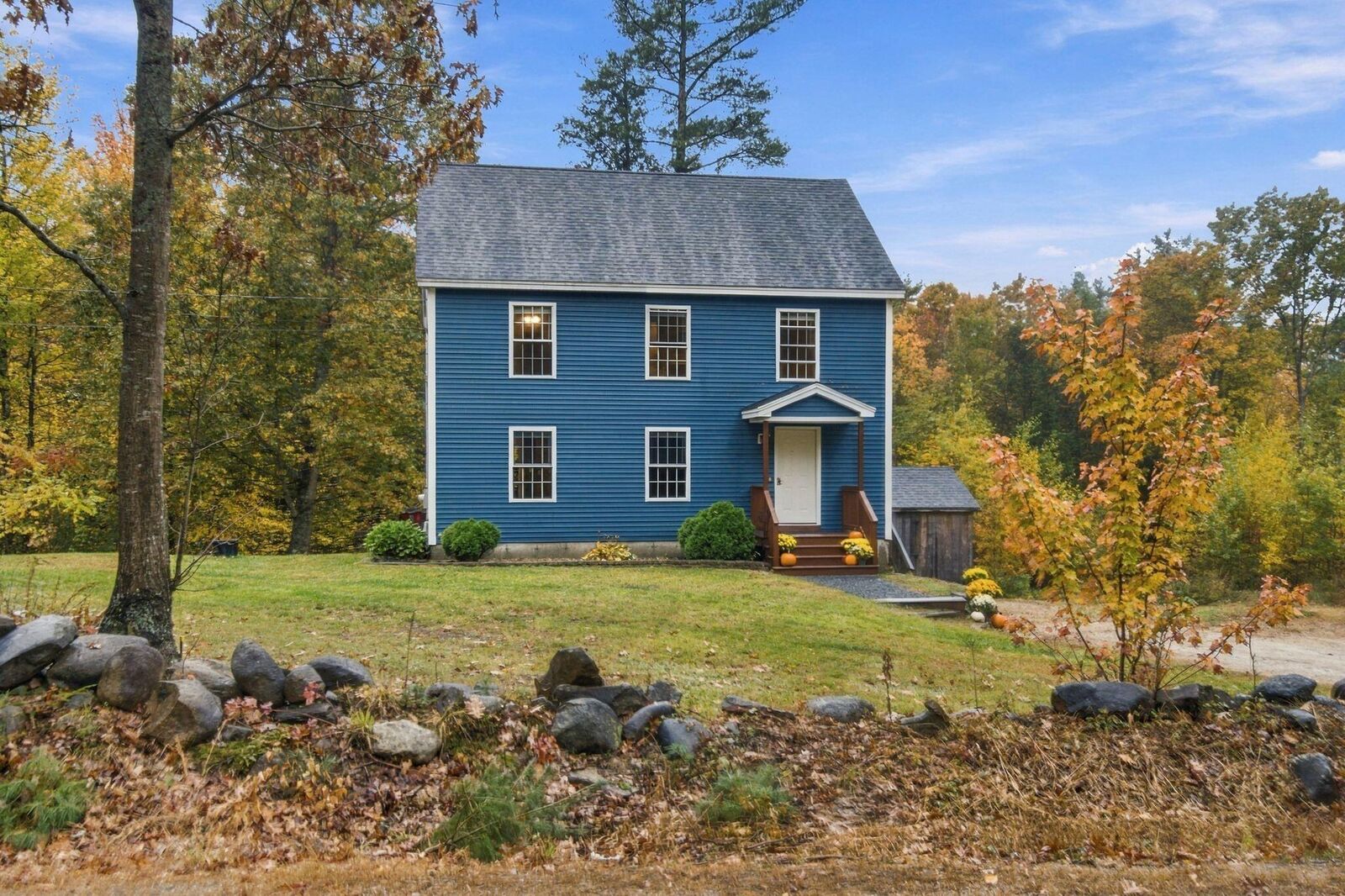 Property Photo: 194 Merchants Row ME 04027