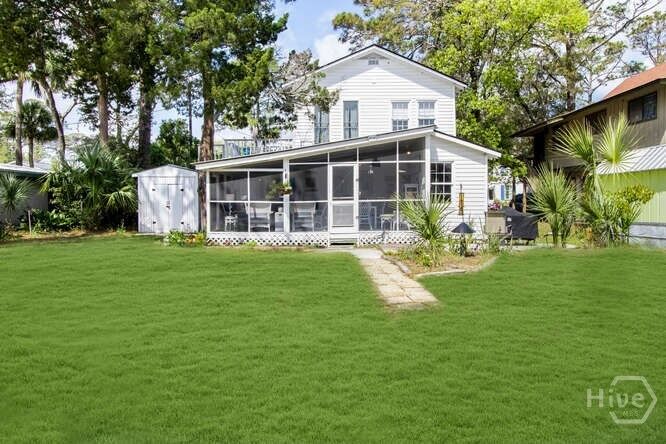 Property Photo:  712 2nd Avenue  GA 31328 