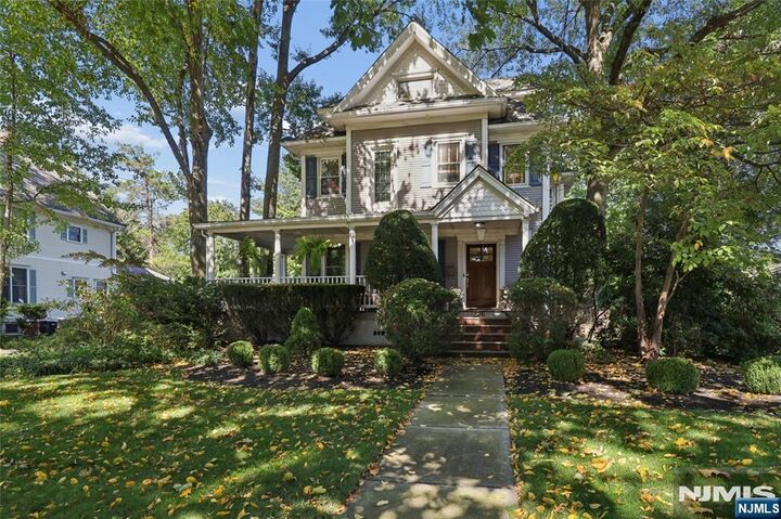 Property Photo:  526 Oradell Avenue  NJ 07649 