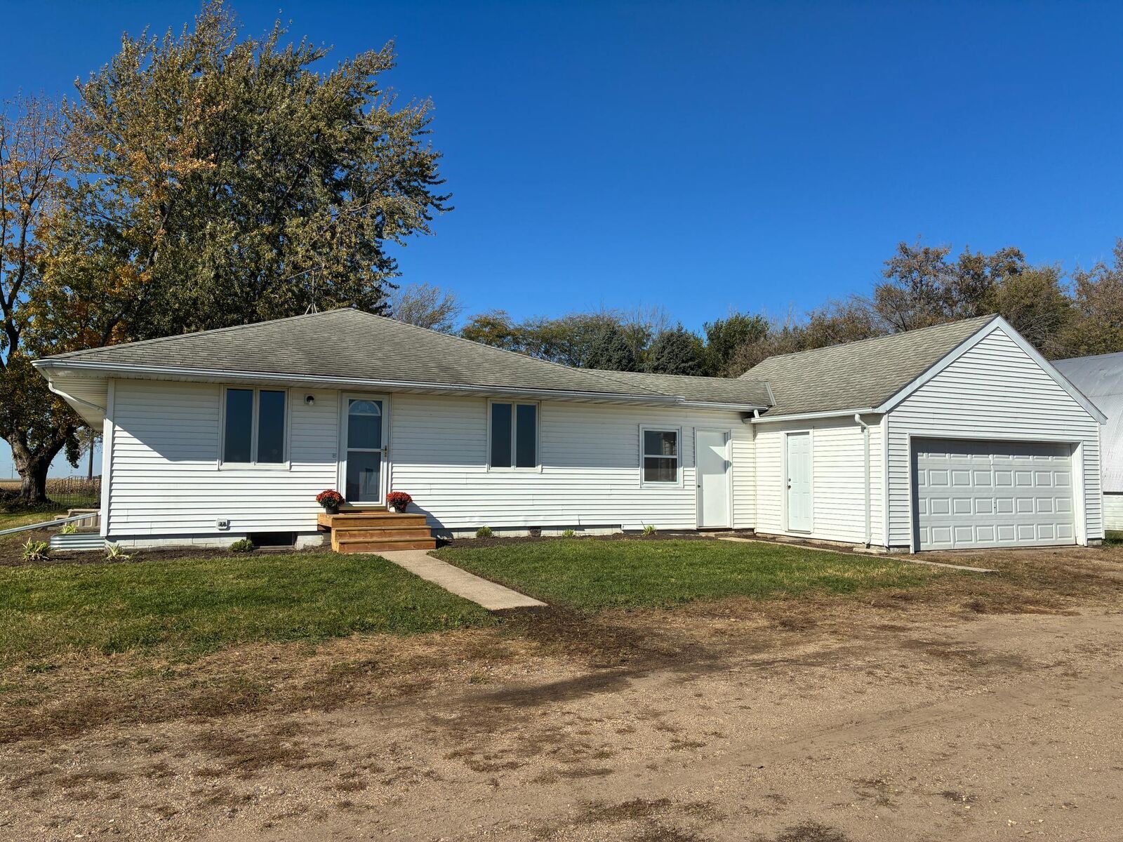Property Photo:  1414 130th Avenue  MN 56181 