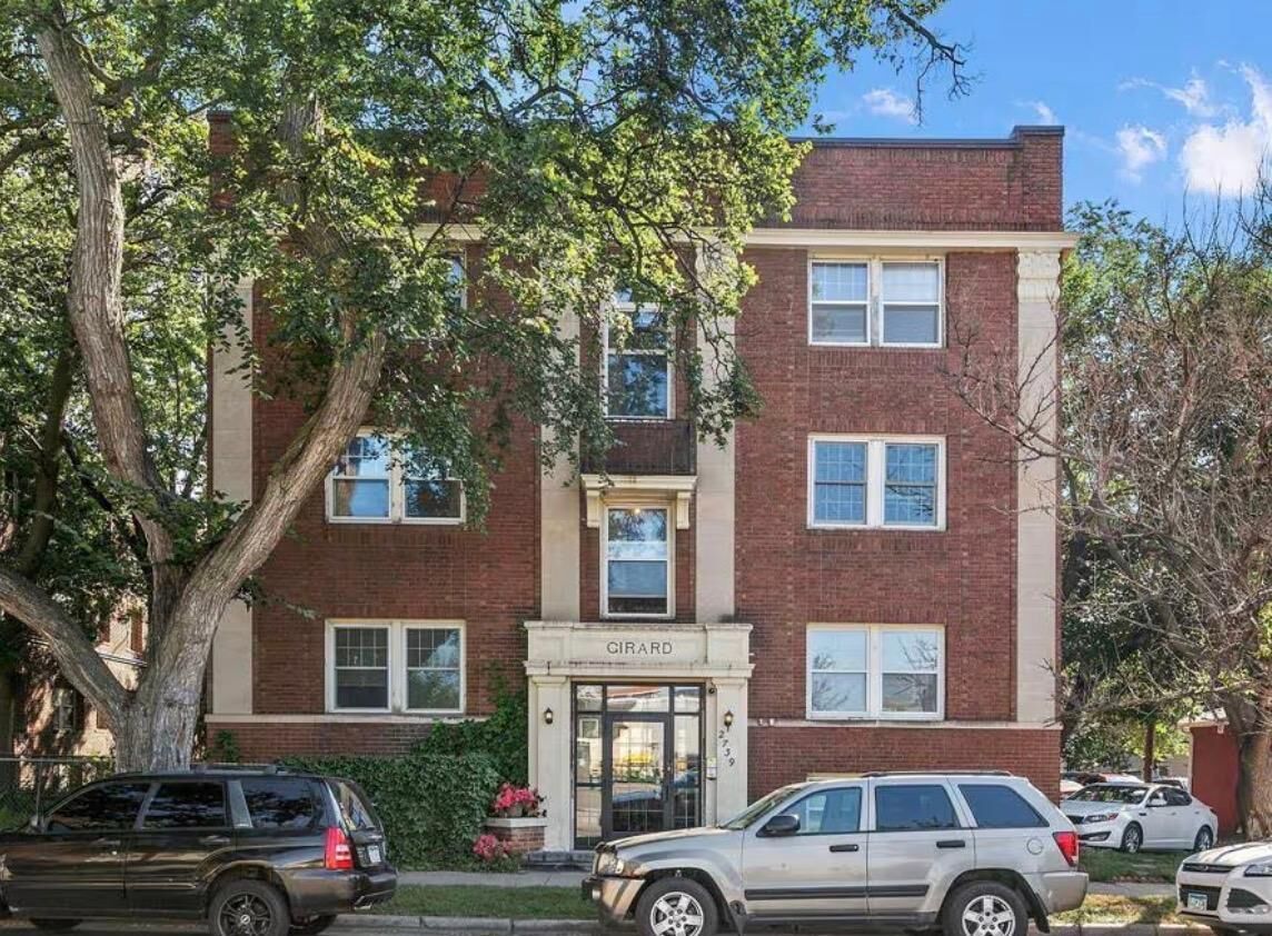 Property Photo:  2739 Girard Avenue S 304  MN 55408 