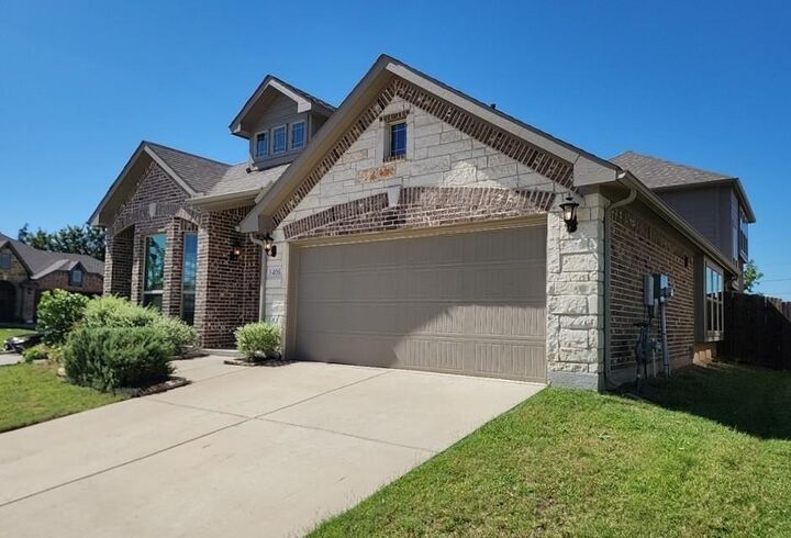 Property Photo:  1408 Stone Ridge Drive  TX 75409 