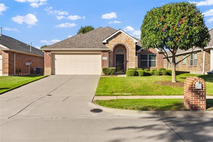 Property Photo: 5124 Hidden Knolls Drive TX 75071